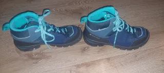 Botas montaña Quechua Talla 35