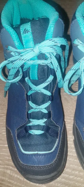 Botas montaña Quechua Talla 35