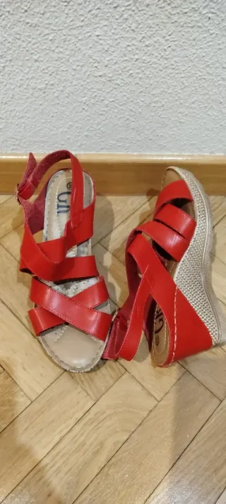 Sandalias cuña alta rojas talla 39