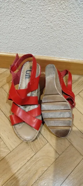 Sandalias cuña alta rojas talla 39