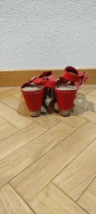 Sandalias cuña alta rojas talla 39