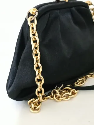 Borsetta Blumarine vintage nera con catena oro