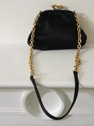 Borsetta Blumarine vintage nera con catena oro