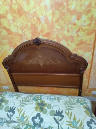 Cabecero de cama de madera
