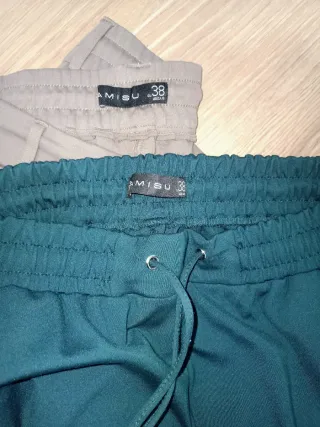 Pantalones cargo grises y verde