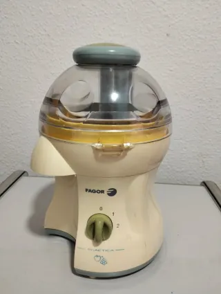Licuadora Fagor Práctica Amarilla
