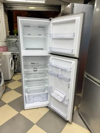 Frigorífico 'BEKO' plateado TARA