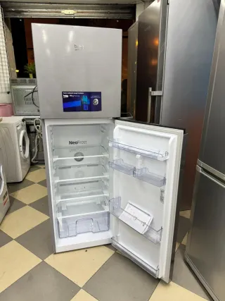 Frigorífico 'BEKO' plateado TARA