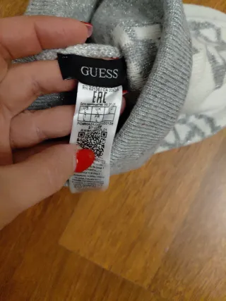 Conjunto Gorro y Guantes Guess