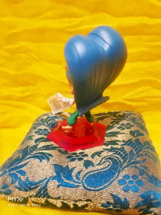 Figura coleccionable Shine