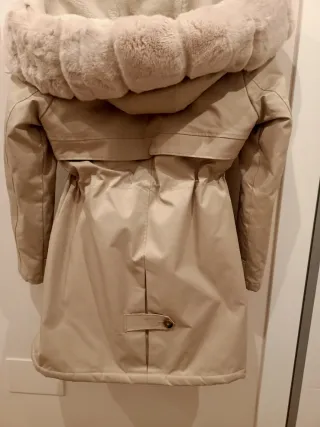 Parka beige mujer con capucha