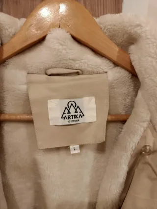 Parka beige mujer con capucha