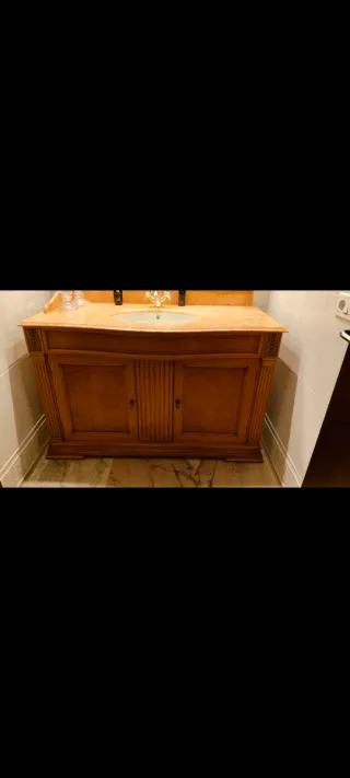 Mueble de baño madera tallada y mármol