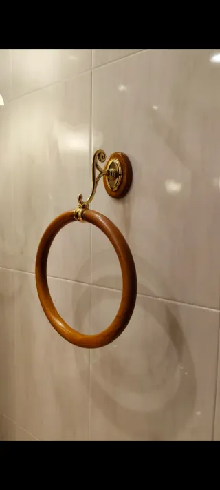 Mueble de baño madera tallada y mármol