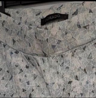 Pantalón Dorado Pitillo Estampado