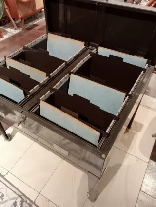 Archivador industrial vintage metal