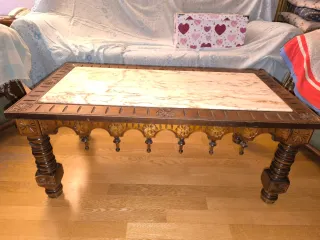 Mesa de centro madera tallada y mármol