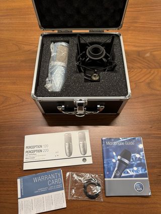 Microfone Condensador AKG Perception P220