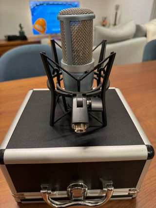 Microfone Condensador AKG Perception P220