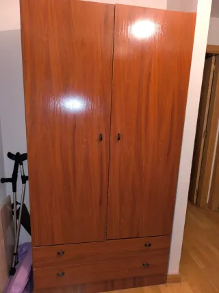 Armario dos puertas y cajones madera