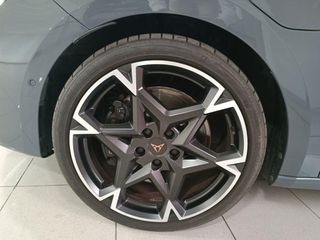 CUPRA Leon Sportstourer 1.5 TSI e-Hybrid VZ DSG 200 kW (272 CV)