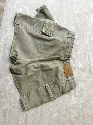 Falda corta Zara verde oliva