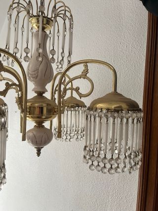 Lámpara de techo y metal dorado