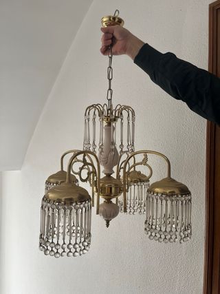 Lámpara de techo y metal dorado