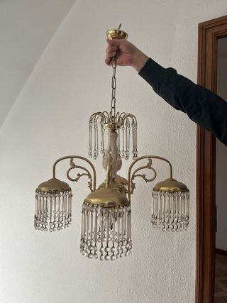 Lámpara de techo y metal dorado