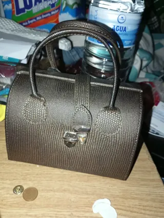 Precioso joyero bolso marrón y dorado