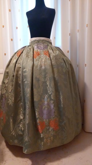 Falda de fallera verde con encaje