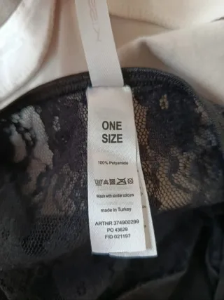 Camiseta Lencera Transparente Negra y Roja