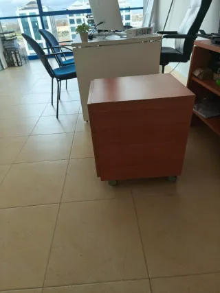 Cajonera de oficina de madera