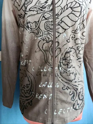 Chaqueta con estampado de dragón
