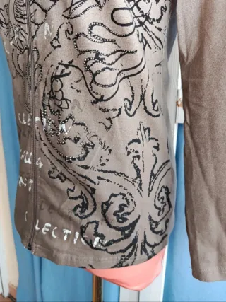 Chaqueta con estampado de dragón