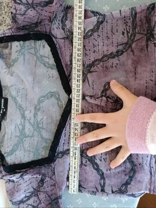 Crop top manga 3/4 con estampado