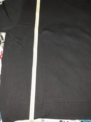 Jersey Negro Cuello Redondo