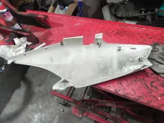 Tapa, carenado derecho trasero honda  LEAD 110