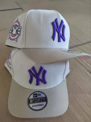 Gorra New York Yankees New Era Beige y Morado