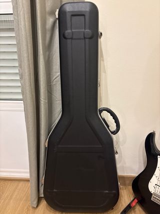 Guitarra Eléctrica Yamaha Negra + Amplificador Kus