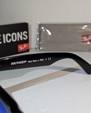 Occhiali Ray Ban Wayfarer neri lenti blu