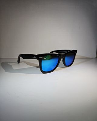 Occhiali Ray Ban Wayfarer neri lenti blu