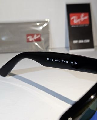Occhiali Ray Ban Wayfarer neri lenti blu