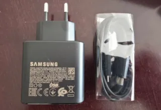 Cargador Samsung 45W PD con cable USB-C a USB-C.