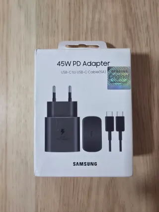 Cargador Samsung 45W PD con cable USB-C a USB-C.