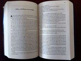 Gentleman in Moscow (inglés)