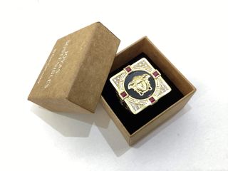 sello oro 18k con piedra con circonita