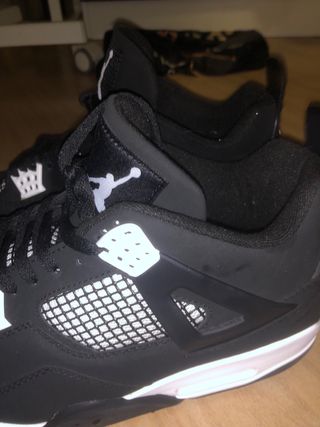 Zapatillas Jordan Negras y Blancas