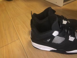 Zapatillas Jordan Negras y Blancas