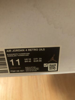 Zapatillas Jordan Negras y Blancas